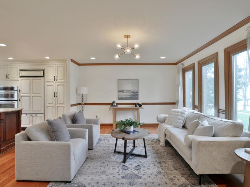 8240 Spruce Needle Court, Columbus, OH 43235 Photo 9