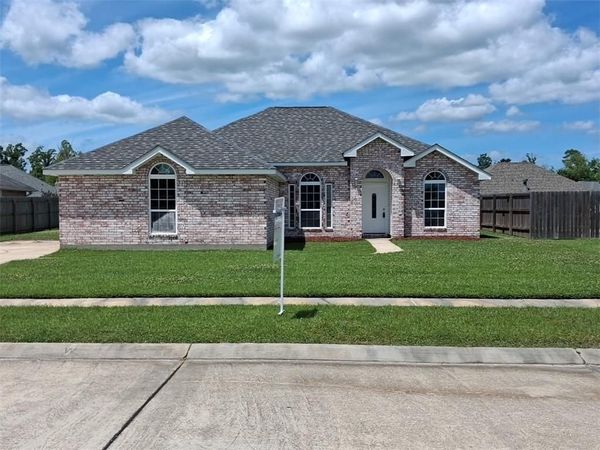 108 NICOLE Drive, LaPlace, LA 70068