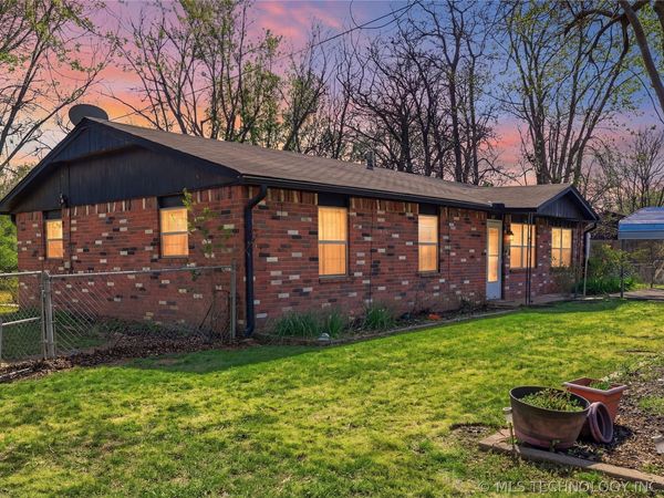 403 SW 2nd Street , Wagoner, OK 74467