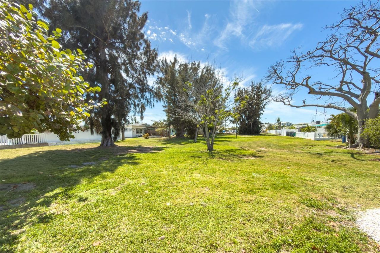 441 63rd Street , Holmes Beach, FL 34217 Photo