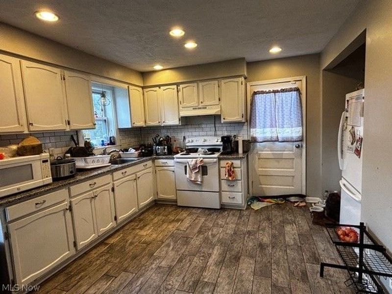 2196 Congress Lake Road, Mogadore, OH 44260 Photo 3