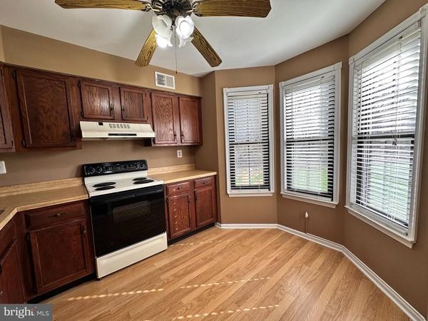 806 BARRY COURT, SOUTHAMPTON, PA 18966