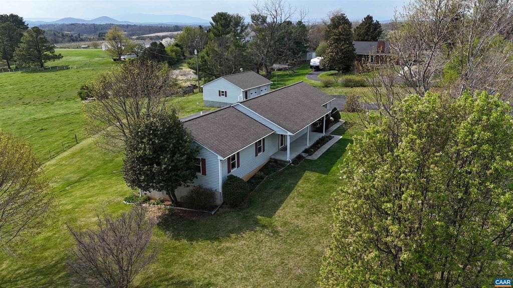 224 Saint James Rd, Fishersville, VA 22939 Main Photo