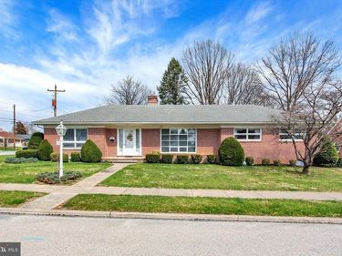 241 CHARLES STREET, HANOVER, PA 17331