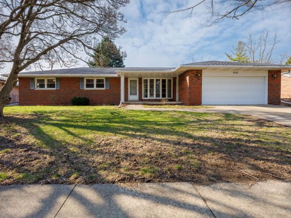 2805 Coventry Court , Bloomington, IL 61704