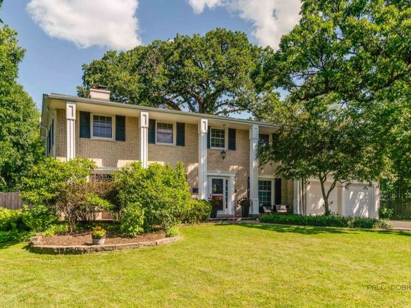 182 Blueberry Road , Libertyville, IL 60048