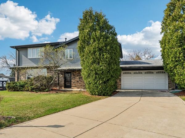 8853 W 97th Place , Palos Hills, IL 60465