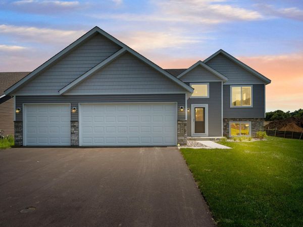 2009 Goldenray Drive, Faribault, MN 55021