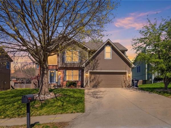 217 NE Paseo Place, Blue Springs, MO 64014