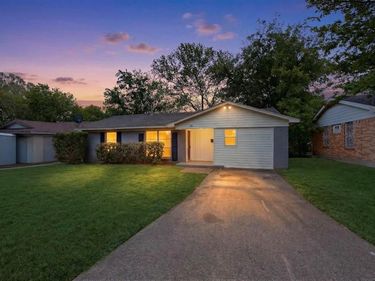 726 Jadewood Drive, Dallas, TX 75232