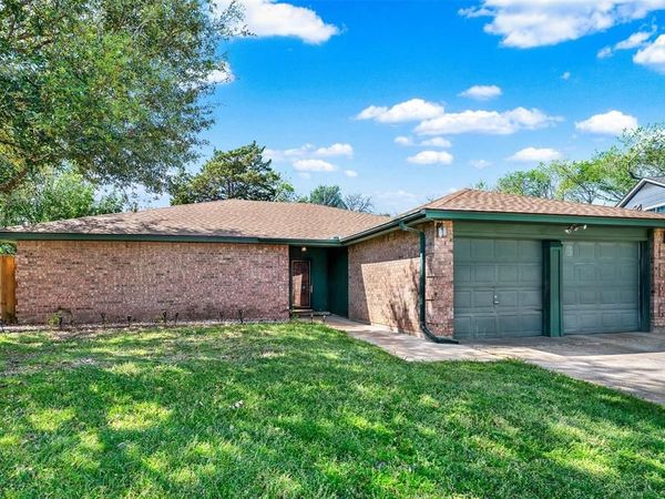 4106 Whitman Lane, Grand Prairie, TX 75052