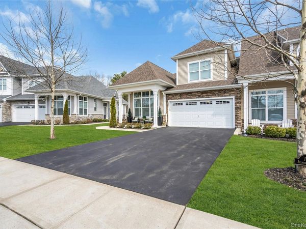 191 Belmont Circle , Yaphank, NY 11980