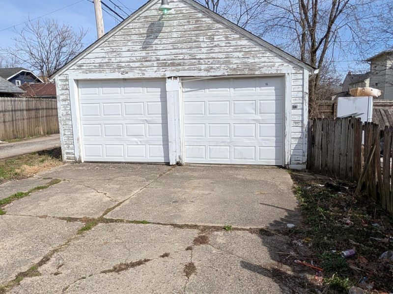 1332 E Hudson Street , Columbus, OH 43211 Photo 2