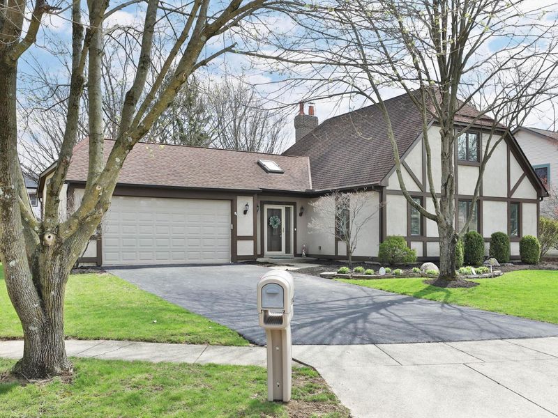 5672 Fraley Court, Columbus, OH 43235 Photo 2