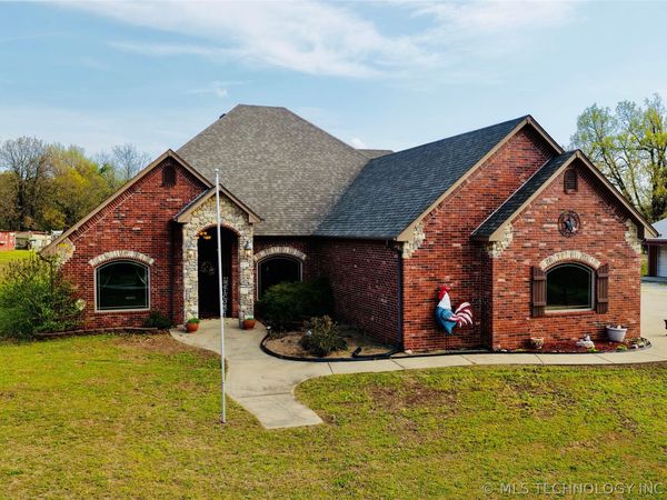 12619 E 233 Road S, Webbers Falls, OK 74470