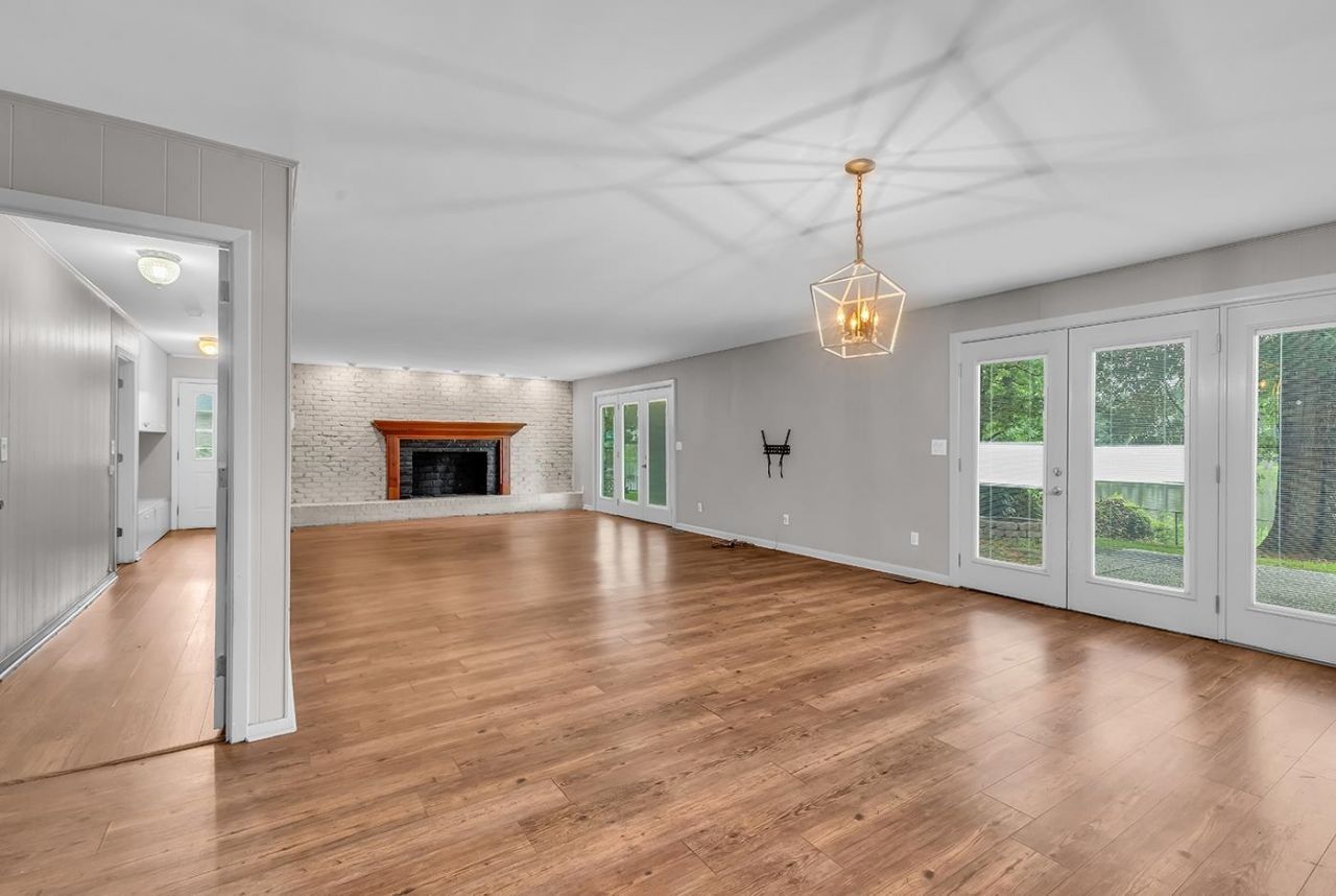 115 Green Lake Dr.  Photo 12