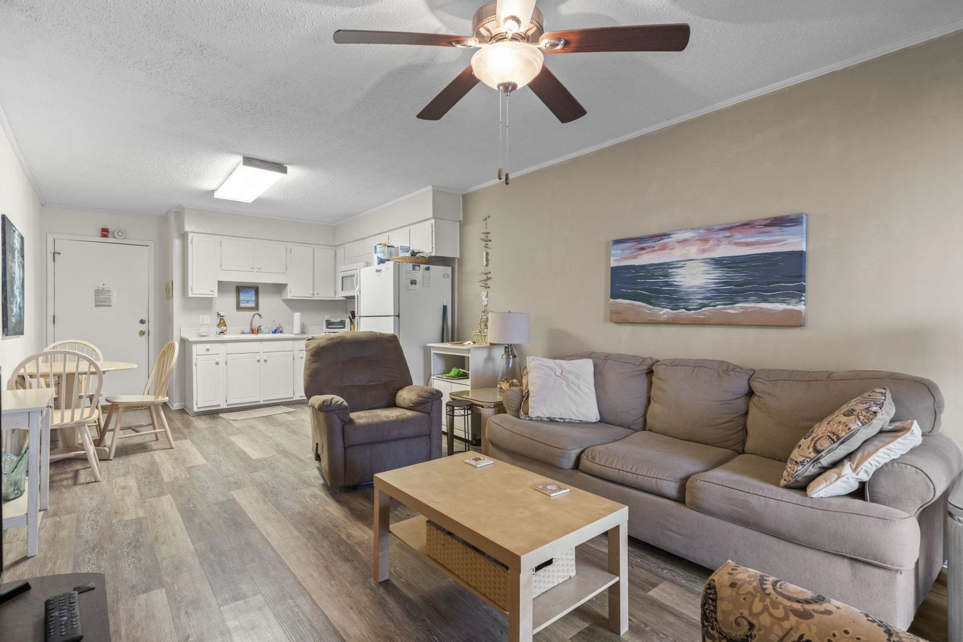 401 Hillside Dr. N Photo 11