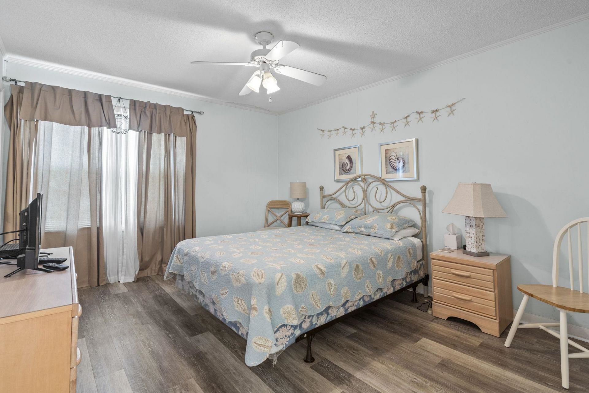 401 Hillside Dr. N Photo 12