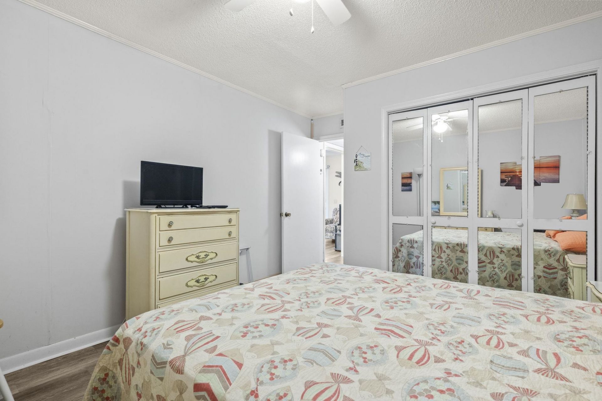 401 Hillside Dr. N Photo 16