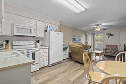 401 Hillside Dr. N photo 4