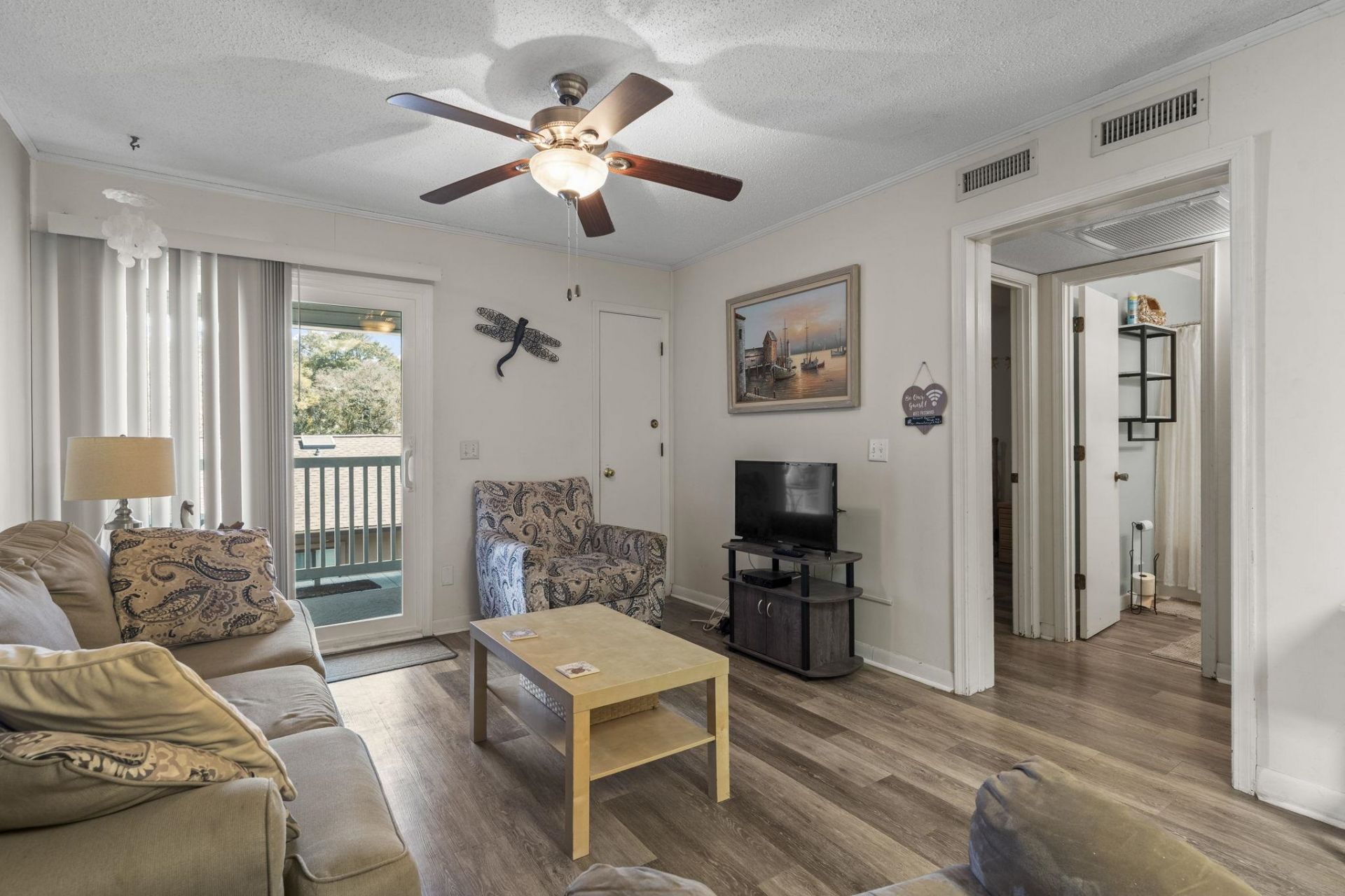 401 Hillside Dr. N Photo 9