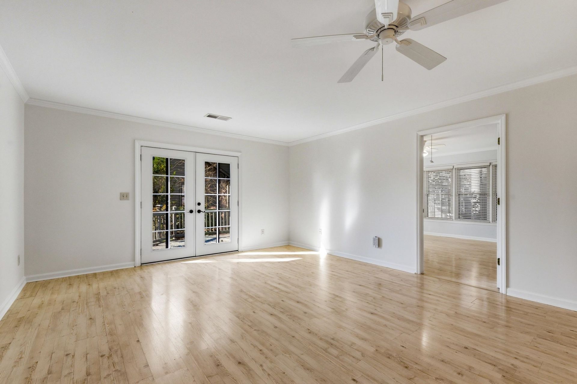 100 Laurelwood Ln. Photo 12