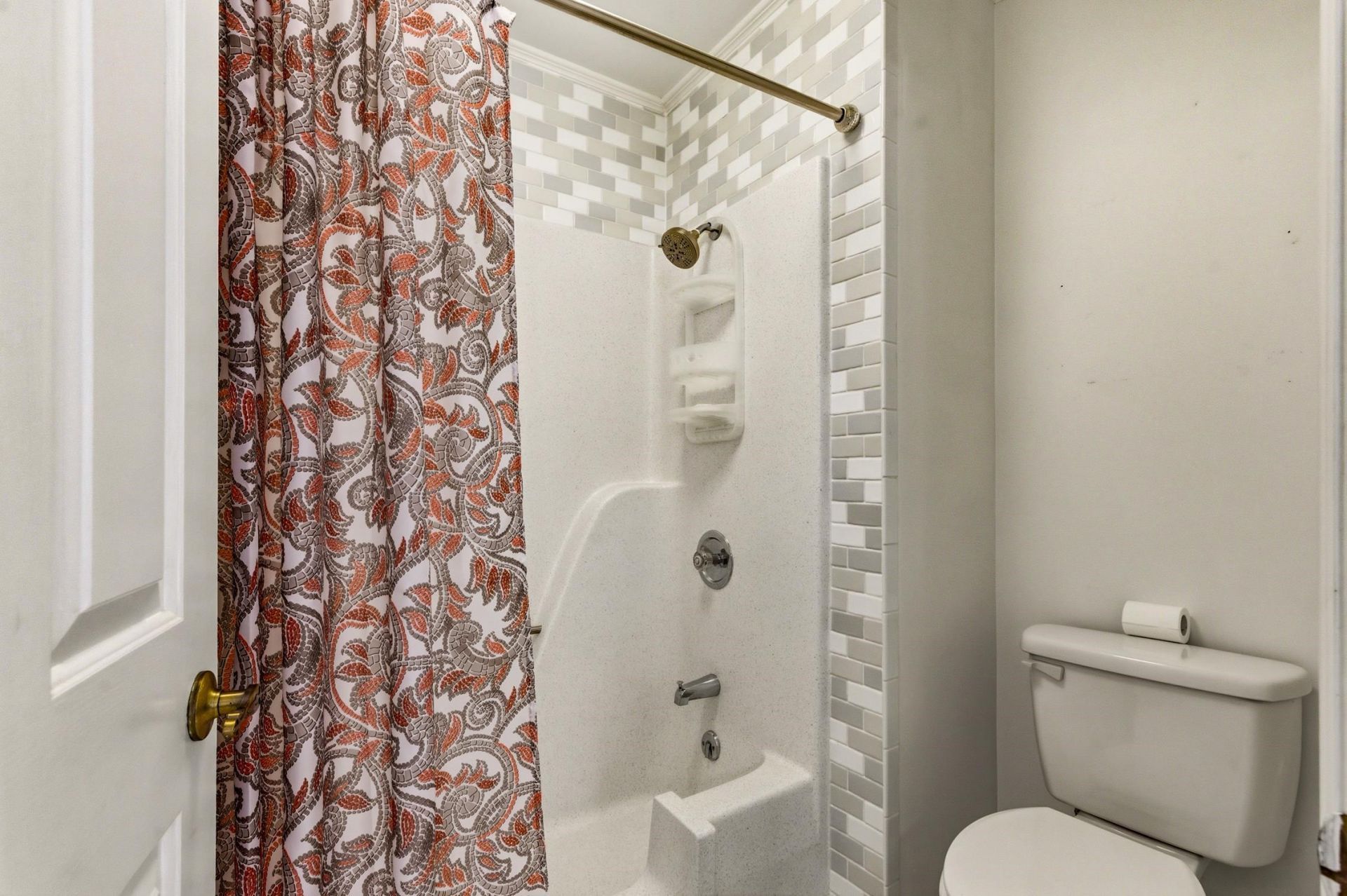 100 Laurelwood Ln. Photo 17