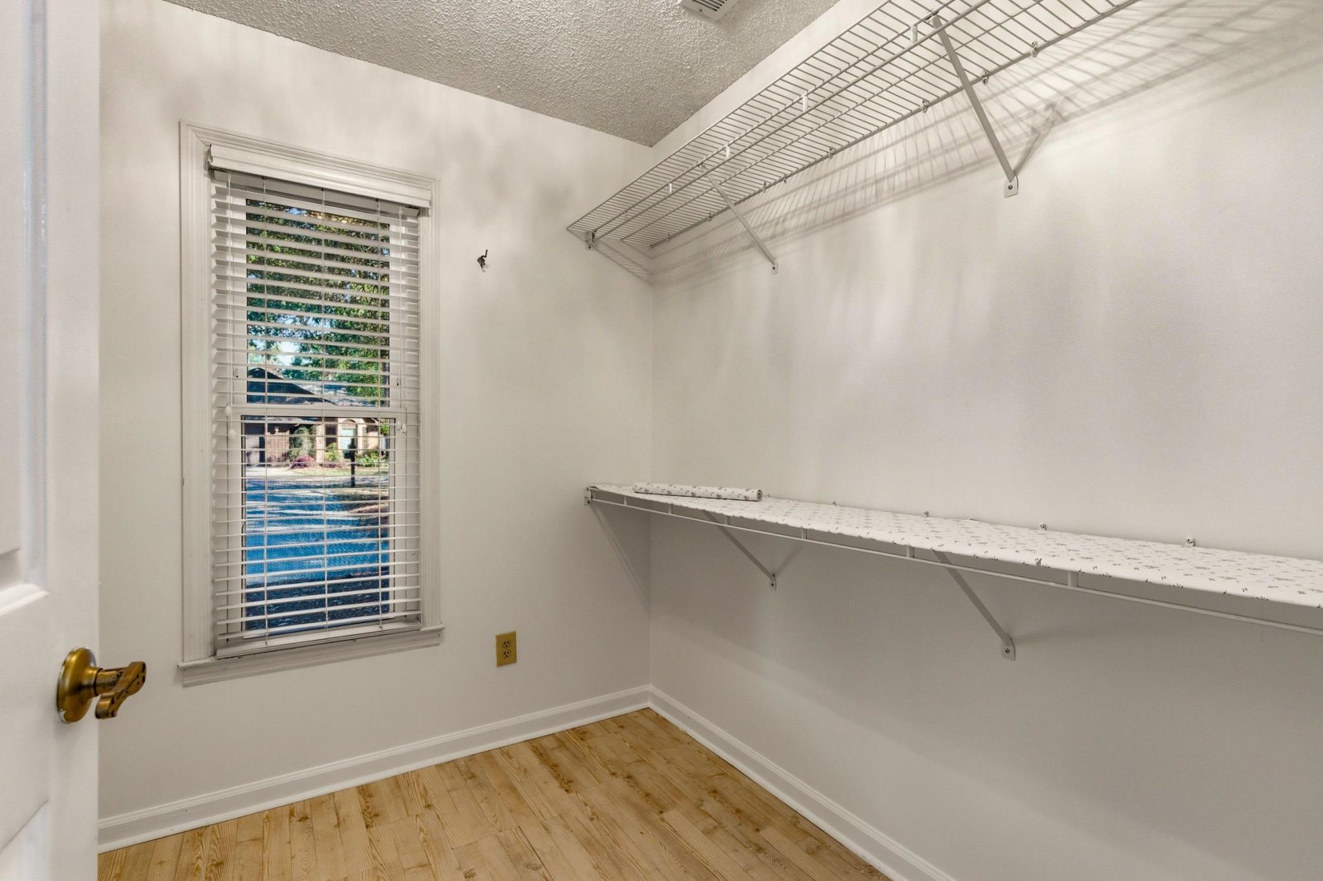 100 Laurelwood Ln. Photo 23