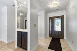 100 Laurelwood Ln. photo 4