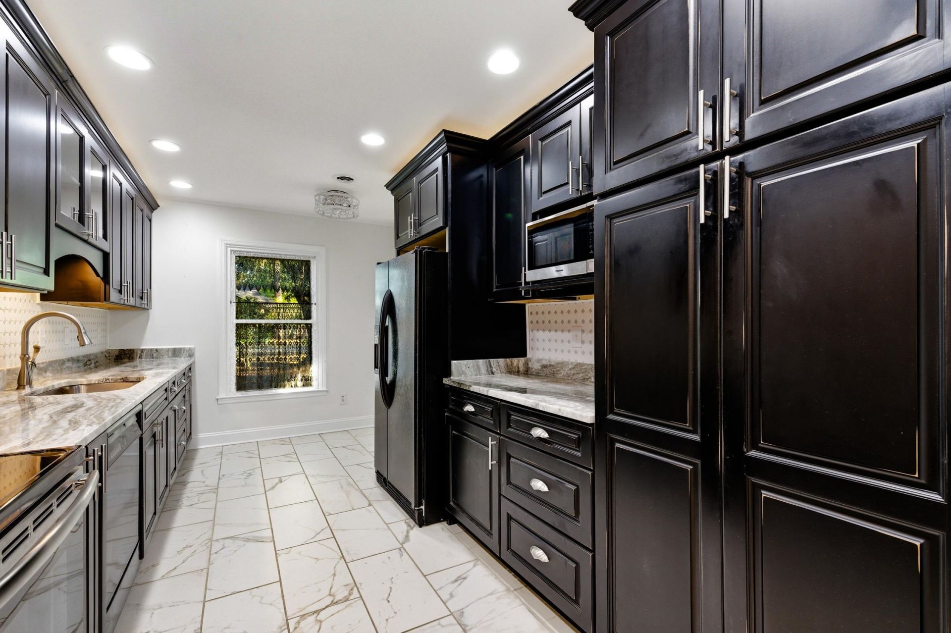 100 Laurelwood Ln. Photo 7