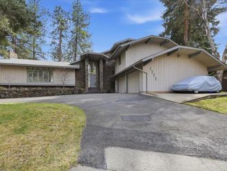 1226 E Christmas Tree Ln Spokane, WA 99203