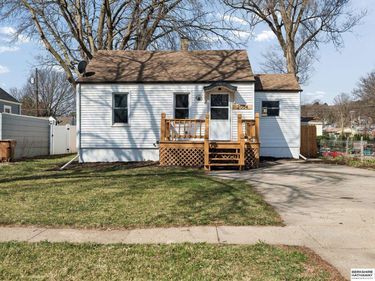 2004 Main Street, Bellevue, NE 68005