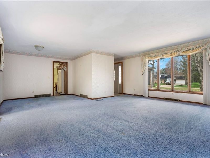 210 Cypress Avenue, Louisville, OH 44641 Photo 10