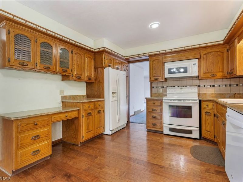 210 Cypress Avenue, Louisville, OH 44641 Photo 13