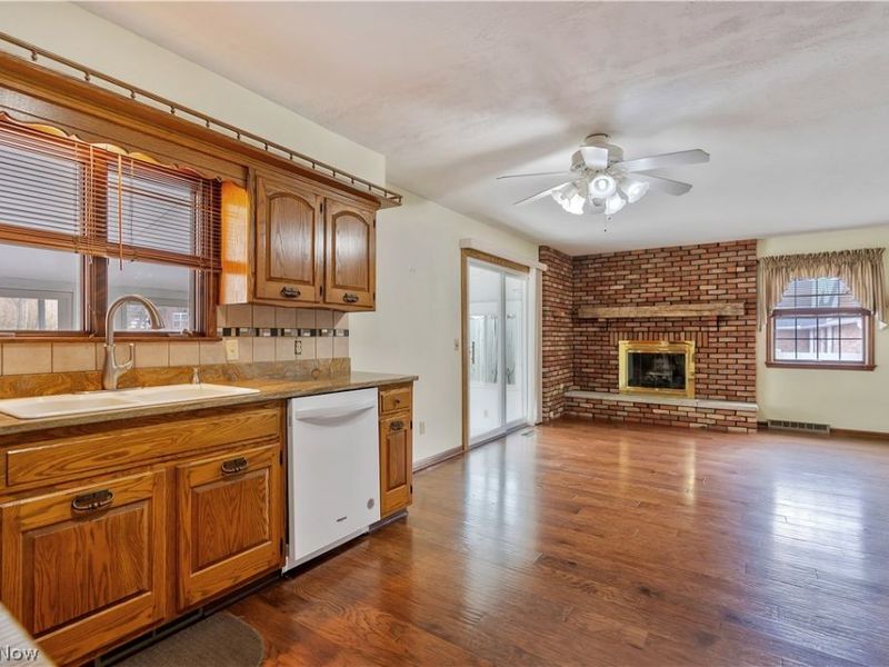 210 Cypress Avenue, Louisville, OH 44641 Photo 14