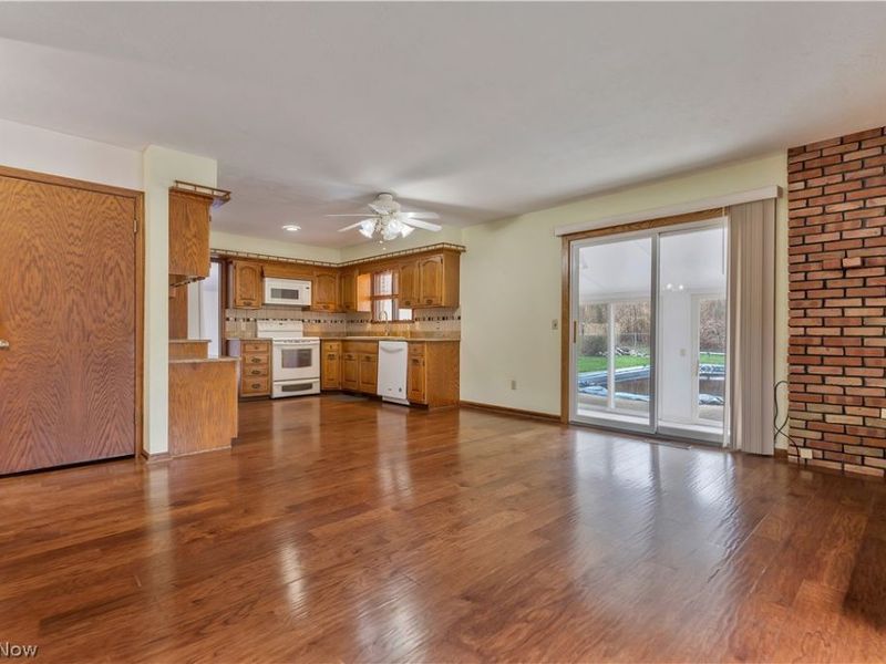 210 Cypress Avenue, Louisville, OH 44641 Photo 15