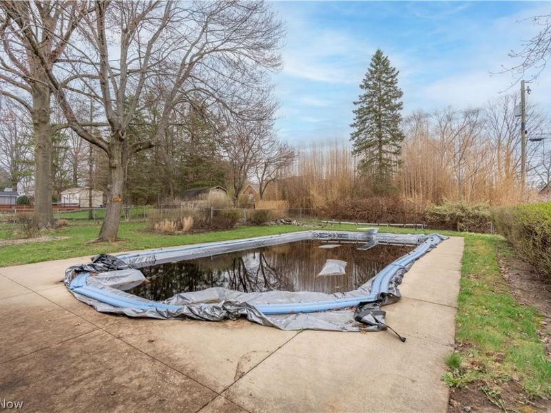 210 Cypress Avenue, Louisville, OH 44641 Photo 3