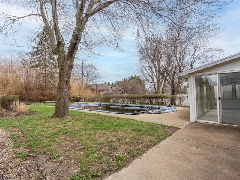 210 Cypress Avenue, Louisville, OH 44641 Photo 4