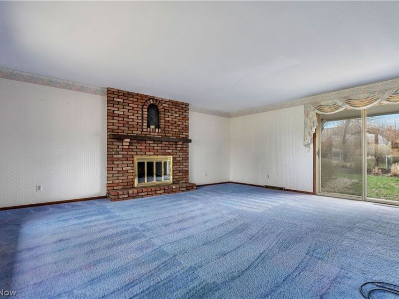 210 Cypress Avenue, Louisville, OH 44641 Photo 9