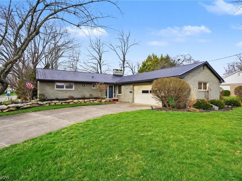 701 Edgewood Street SE, North Canton, OH 44720 Photo 1