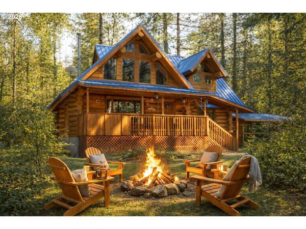 58200 E MARMOT RD, Sandy, OR 97055