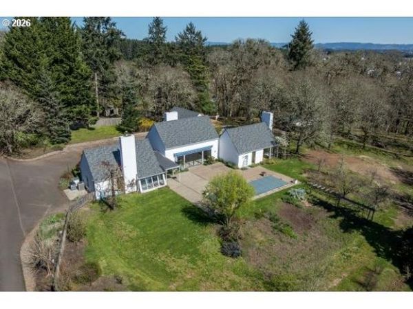 3251 SW REDMOND HILL RD, McMinnville, OR 97128