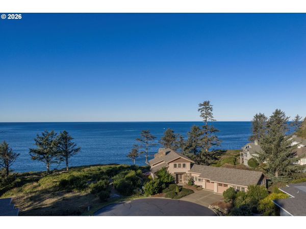 218 SEA CREST PL, Otter Rock, OR 97369