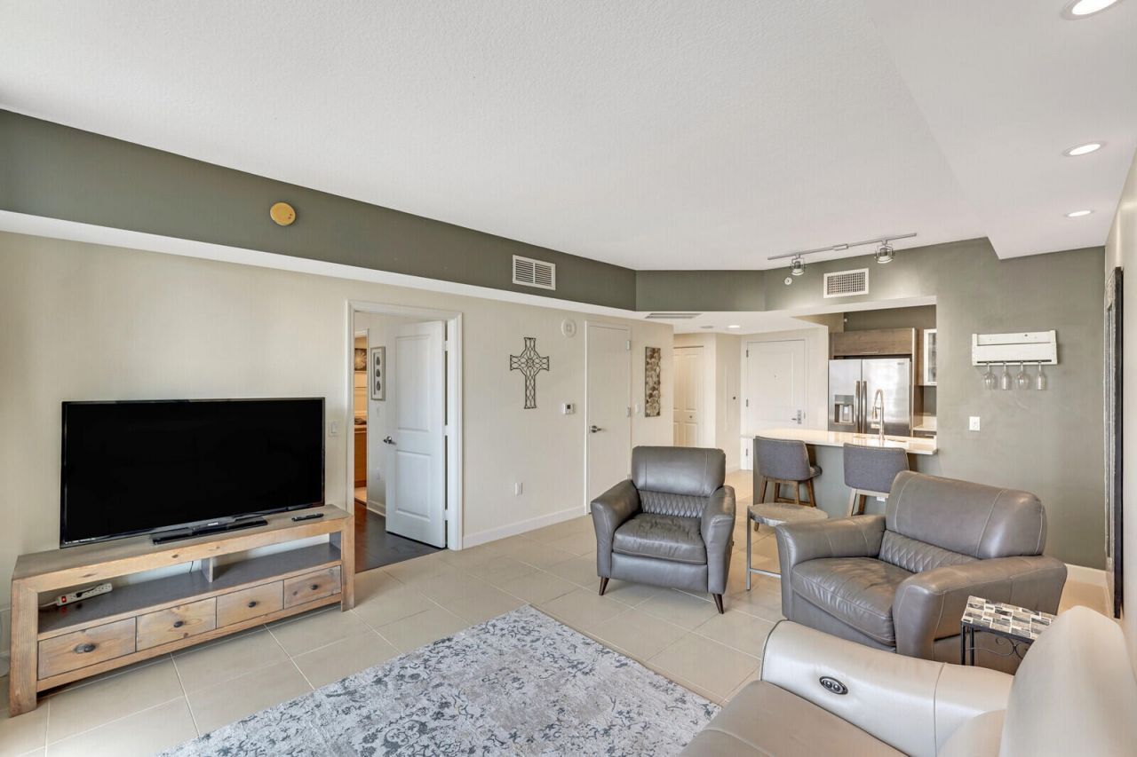 480 Hibiscus Street, Unit 803, West Palm Beach, FL 33401 Photo