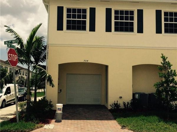 704 SW 2nd Way, Pompano Beach, FL 33060