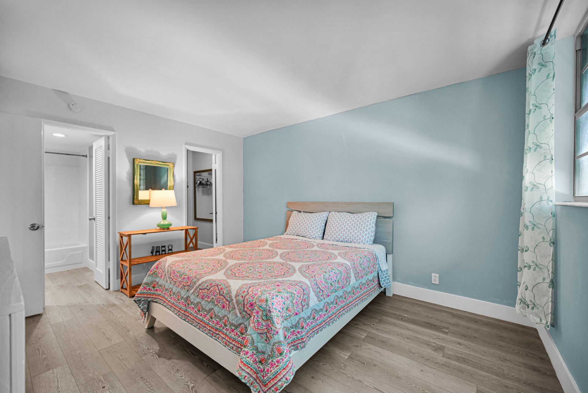 400 SE 10th Street, Unit 303, Deerfield Beach, FL 33441 Photo