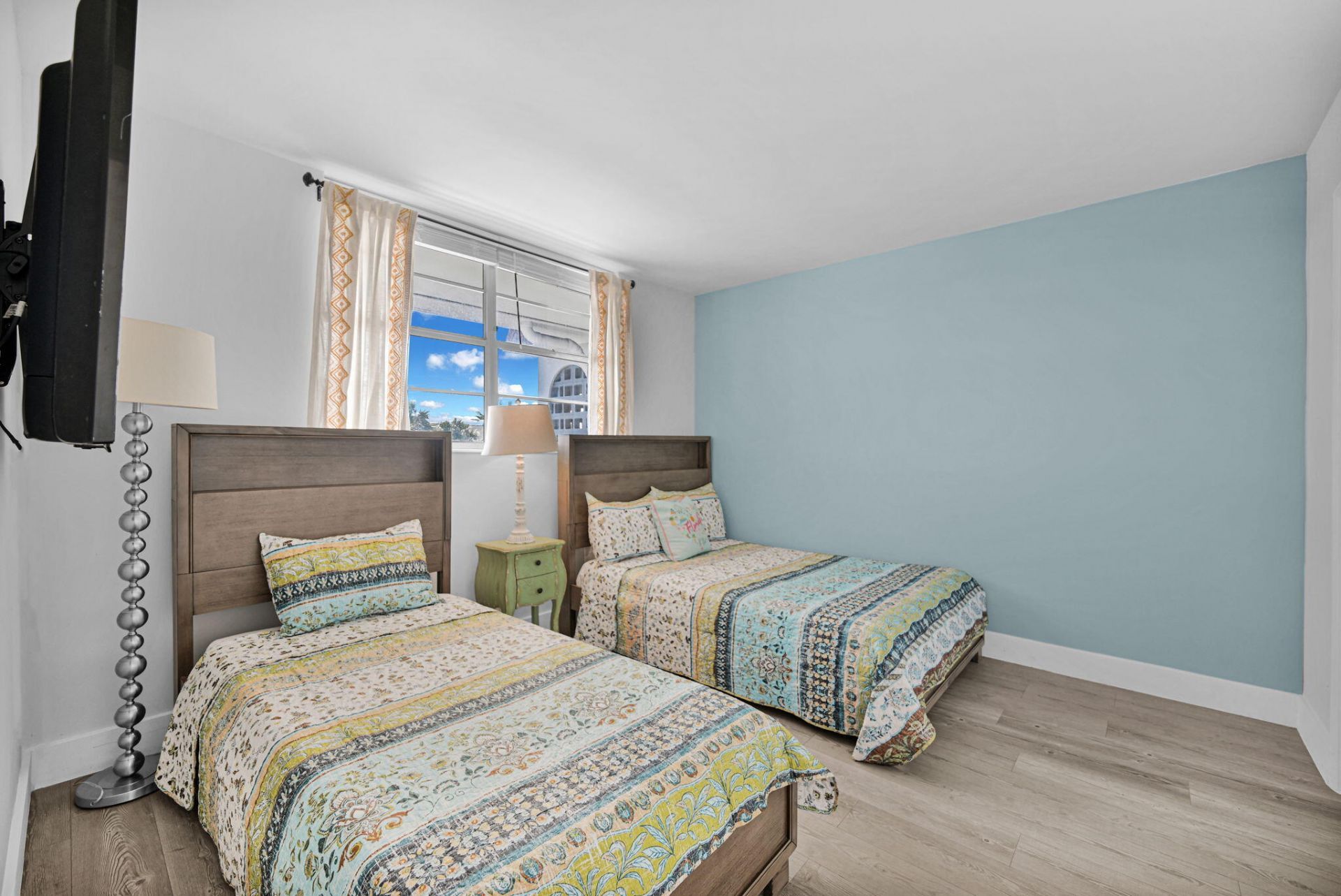 400 SE 10th Street, Unit 303, Deerfield Beach, FL 33441 Photo