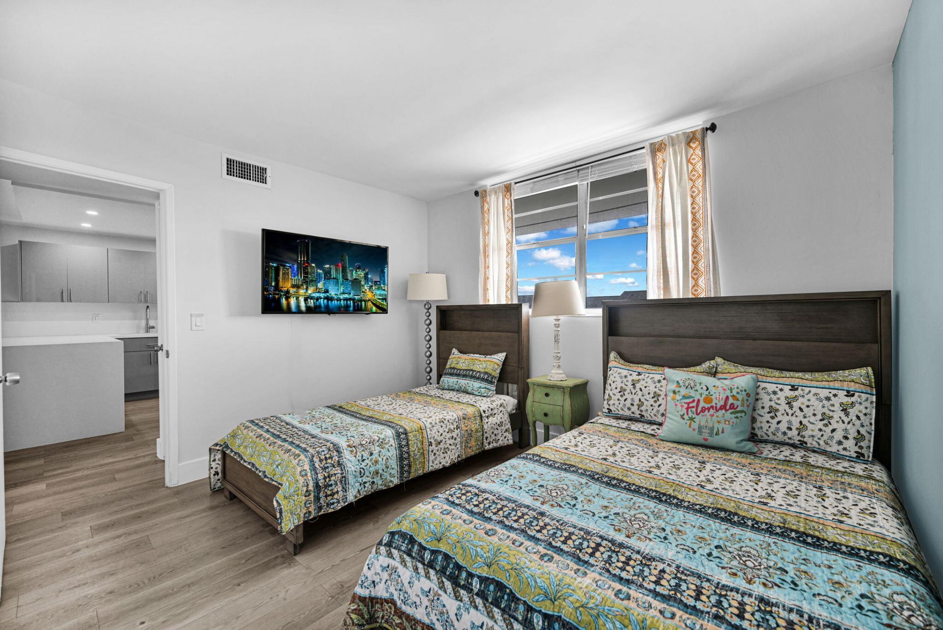 400 SE 10th Street, Unit 303, Deerfield Beach, FL 33441 Photo