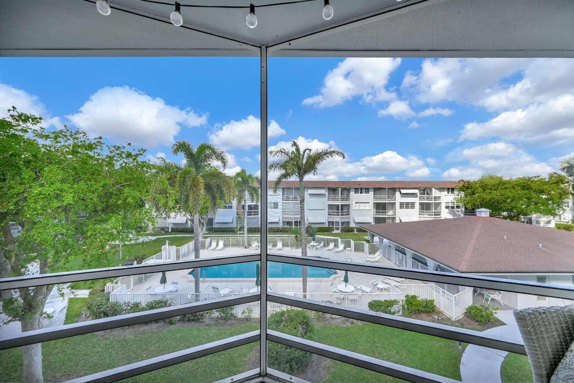 400 SE 10th Street, Unit 303, Deerfield Beach, FL 33441 Photo