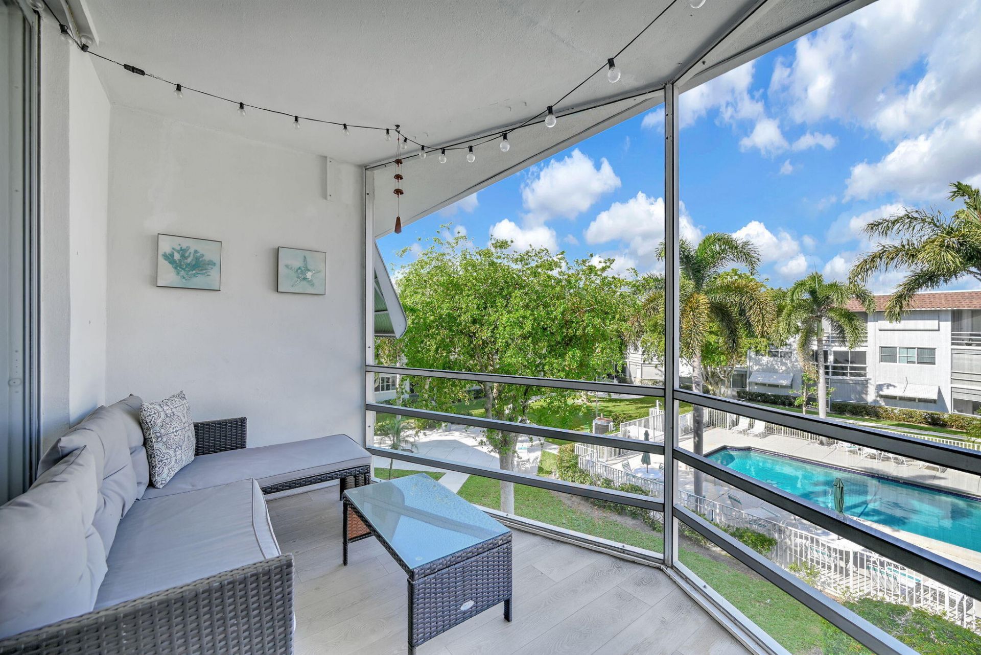 400 SE 10th Street, Unit 303, Deerfield Beach, FL 33441 Photo